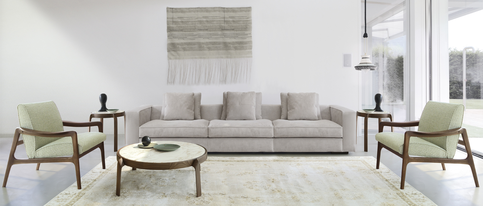 divano moderno in pelle grigia per soggiorno